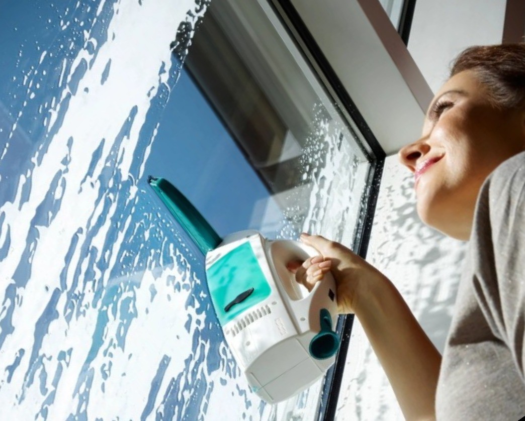 Spune "NU" urmelor pe geamuri!